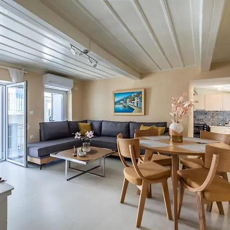 Selini Lovely Apartment